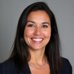 Elena Martínez - Directora General
